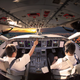 Pilotos en el interior de una cabina. Alexey Y. Petrov / Shutterstock